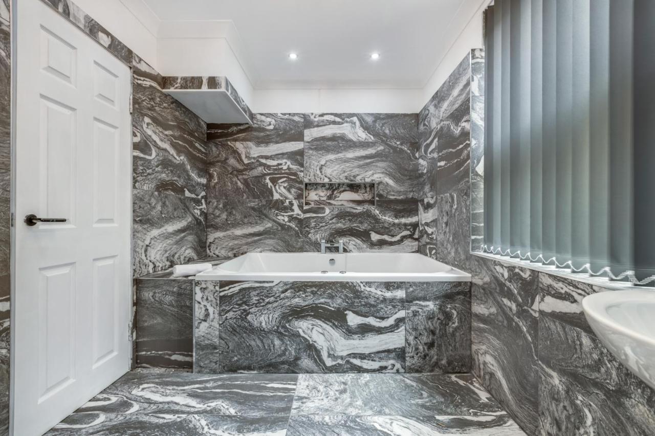 Crystal Towers Sasco Apartments Μπλάκπουλ Εξωτερικό φωτογραφία