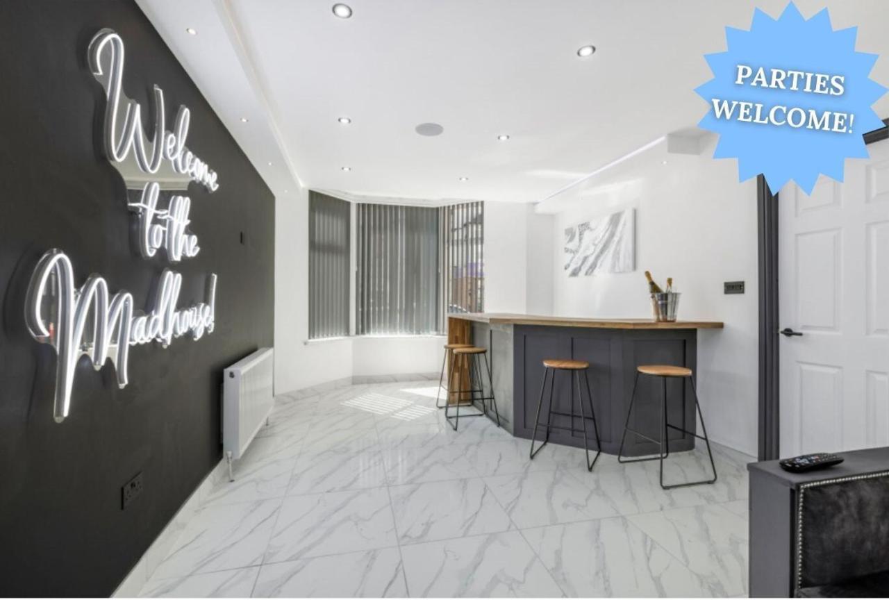 Crystal Towers Sasco Apartments Μπλάκπουλ Εξωτερικό φωτογραφία